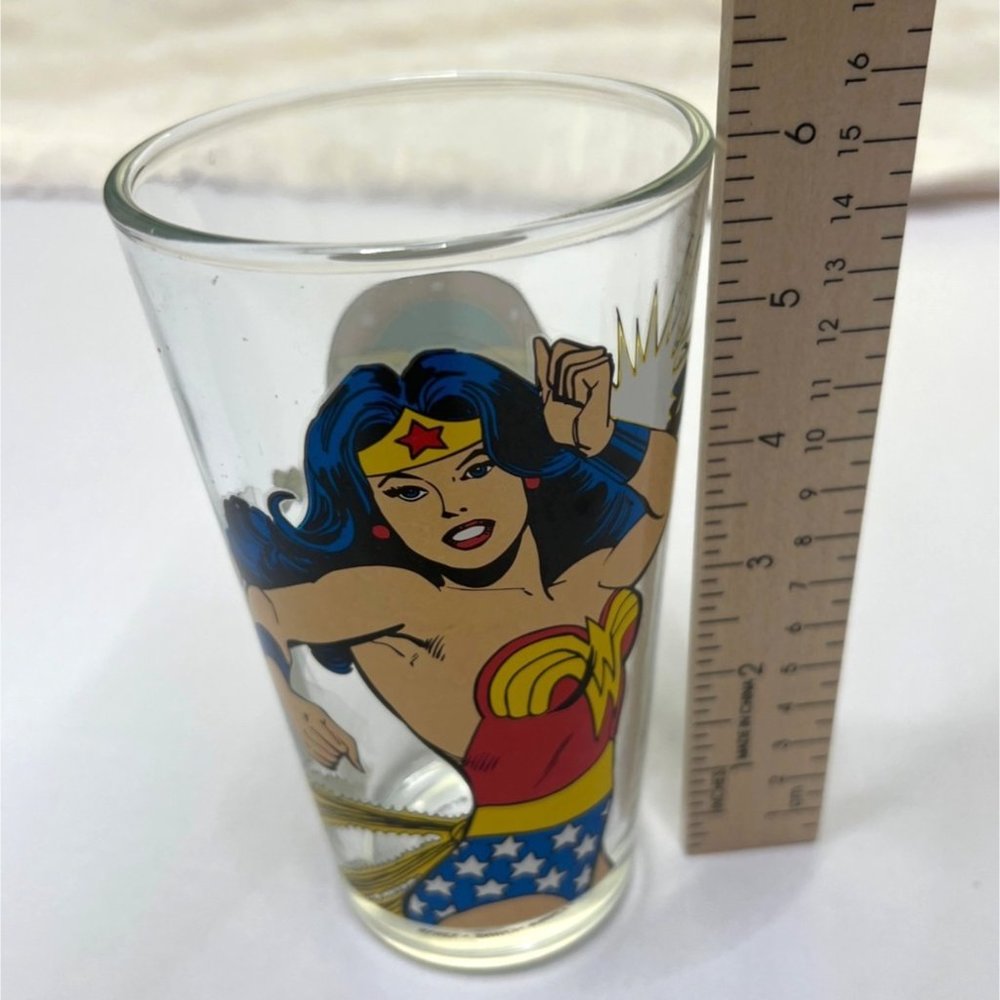 DC Comics Collectible Glass Wonder Woman Glass By Zak Designs